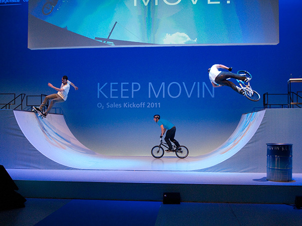 O2 Keep Moving